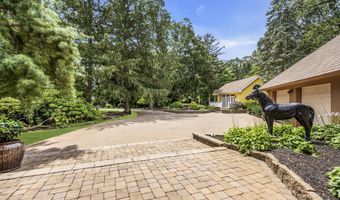 99 Holly Ln, Bayville, NJ 08721