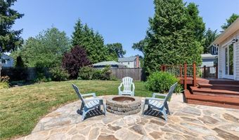 85 Highland Ave, Barrington, RI 02806