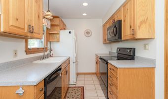 21 Bethpage Dr, Bethel, CT 06801