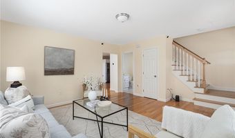 18 Cross St, East Providence, RI 02914