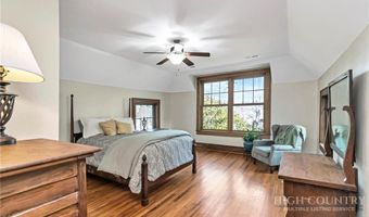 140 Library Ln, Banner Elk, NC 28604