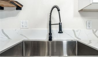 2471 Old Forge Ln 105, Las Vegas, NV 89121
