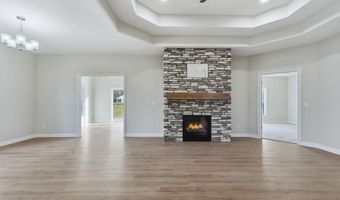 2002 Bogey Ct, Auburn, IN 46706