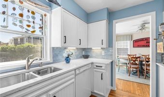 93 MILL St B, Newport, RI 02840