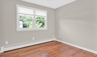 44 Village Ave, Cranston, RI 02920