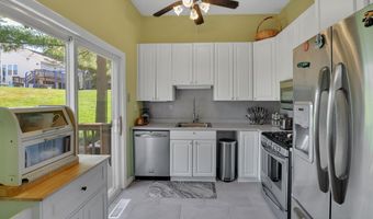 11 Watch Hill Cir 11, Cromwell, CT 06416