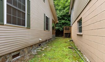 95 Cherokee Ave, Andrews, NC 28901