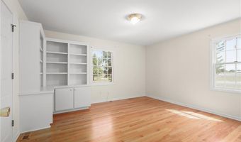 315 E High St, Baldwin City, KS 66006