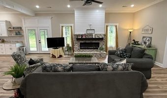 1867 Locust Grove Rd, Batesville, AR 72501