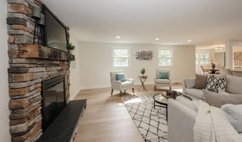 9 Northfield Rd, Amherst, NH 03031