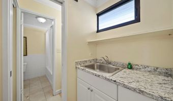 134 Kapahulu Ave 822, Honolulu, HI 96815