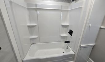 9 Morton Pl, Augusta, ME 04330
