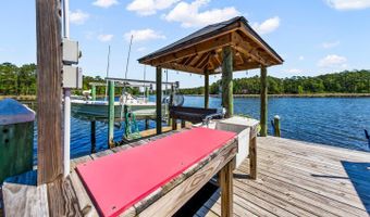 738 Dawson Creek Rd, Arapahoe, NC 28510