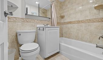 1111 N PITT St 1C, Alexandria, VA 22314