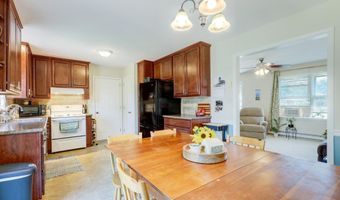 222 MILLER Rd, Akron, PA 17501
