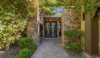 33 Promontory Ridge Dr, Las Vegas, NV 89135