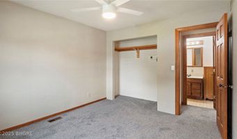 2325 E 40th Ct, Des Moines, IA 50317