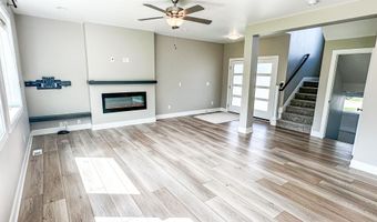 5820 Allerton Dr, Ames, IA 50014