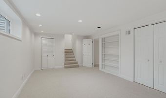 7607 MARYKNOLL Ave, Bethesda, MD 20817