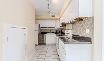 4627 LOGSDON Dr 51, Annandale, VA 22003