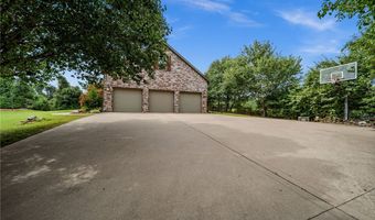 9915 E Plentywood Rd, Bentonville, AR 72712