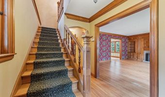 914 Ash St, Baraboo, WI 53913