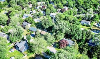 4 Burr Ave, Barrington, RI 02806
