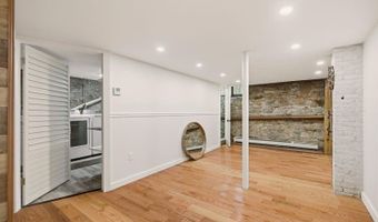 8 Champlin St, Newport, RI 02840