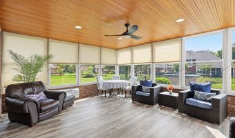 6040 White Ash Ct, Avon, IN 46123