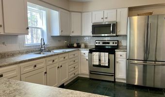 8 Pine Hill Dr, Belfast, ME 04915