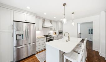 2400 Anchor Way, Anchorage, KY 40223