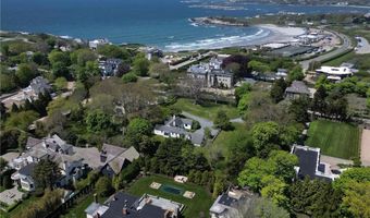 18 Ledge Rd, Newport, RI 02840
