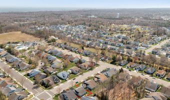 84 Chain Blvd, Bayville, NJ 08721