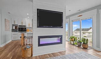 201 W Glenn St, Atlantic Beach, NC 28512
