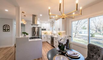 719 Webster St, Algonquin, IL 60102