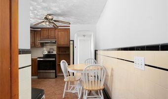 75 Autumn St, Cranston, RI 02910
