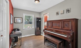 2415 Melrose Ave, Ames, IA 50010