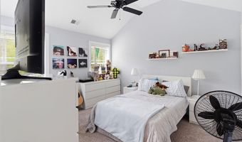 555 Egenolf Pl, Bayville, NJ 08721