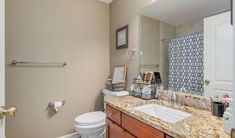 73 Lawrence Ave 73, Danbury, CT 06810