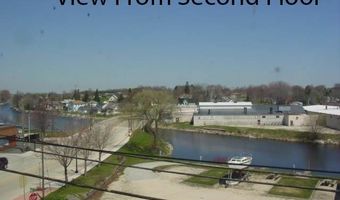 300 4th St, Algoma, WI 54201