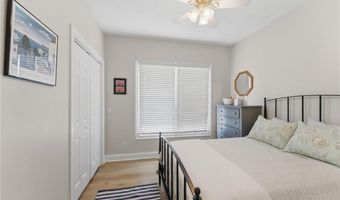 39 Hope Ln, Narragansett, RI 02882