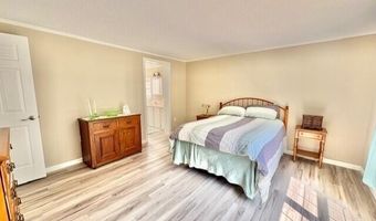 10 Pinecone Dr, Alfred, ME 04002