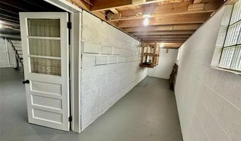 750 Park Dr, Alton, IL 62002