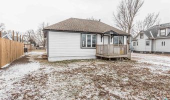 505 W Cedar St, Beresford, SD 57004