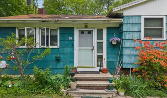 10 Ridgewood Dr, Augusta, ME 04330