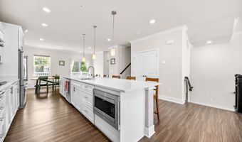 12452 SEA OAKS Ln 5, Berlin, MD 21811