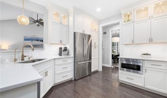 449 Sylvan Ct, North Kingstown, RI 02874
