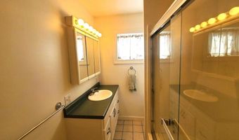 9 Wood St, Bangor, ME 04401