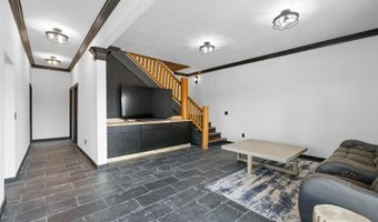 13876 Bates Creek Ln, Casper, WY 82604