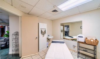 2203 Young St, Honolulu, HI 96826